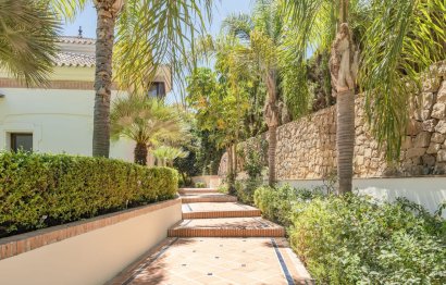 Resale - House - Detached Villa - Marbella - Nueva Andalucia