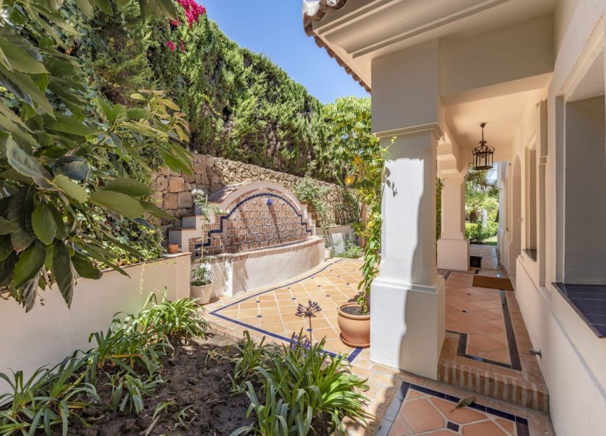 Resale - House - Detached Villa - Marbella - Nueva Andalucia