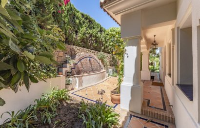 Resale - House - Detached Villa - Marbella - Nueva Andalucia