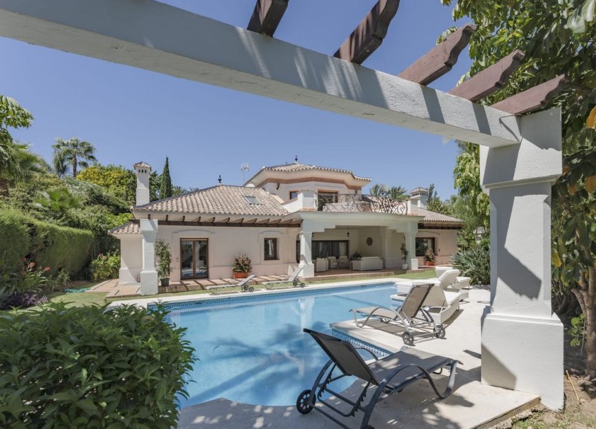 Resale - House - Detached Villa - Marbella - Nueva Andalucia