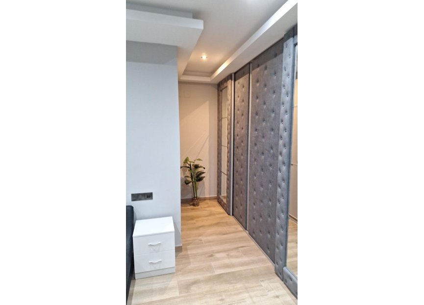 Resale - House - Detached Villa - Estepona - Estepona Centro