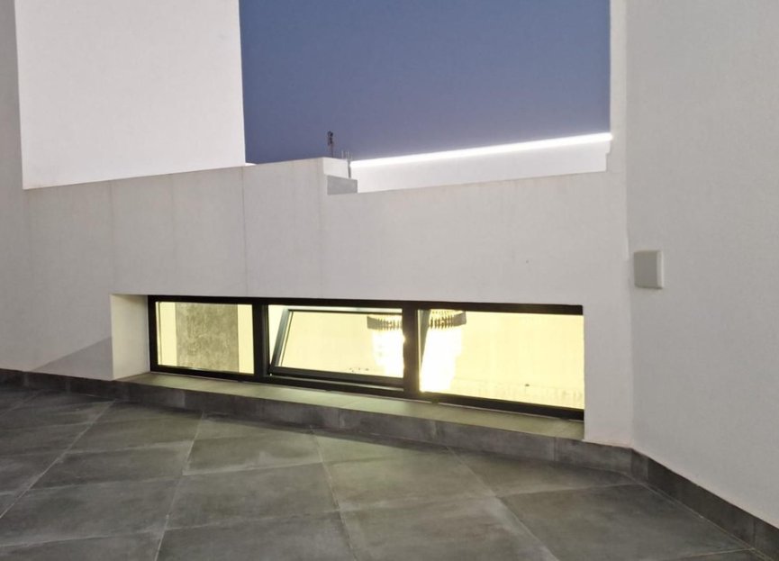 Resale - House - Detached Villa - Estepona - Estepona Centro