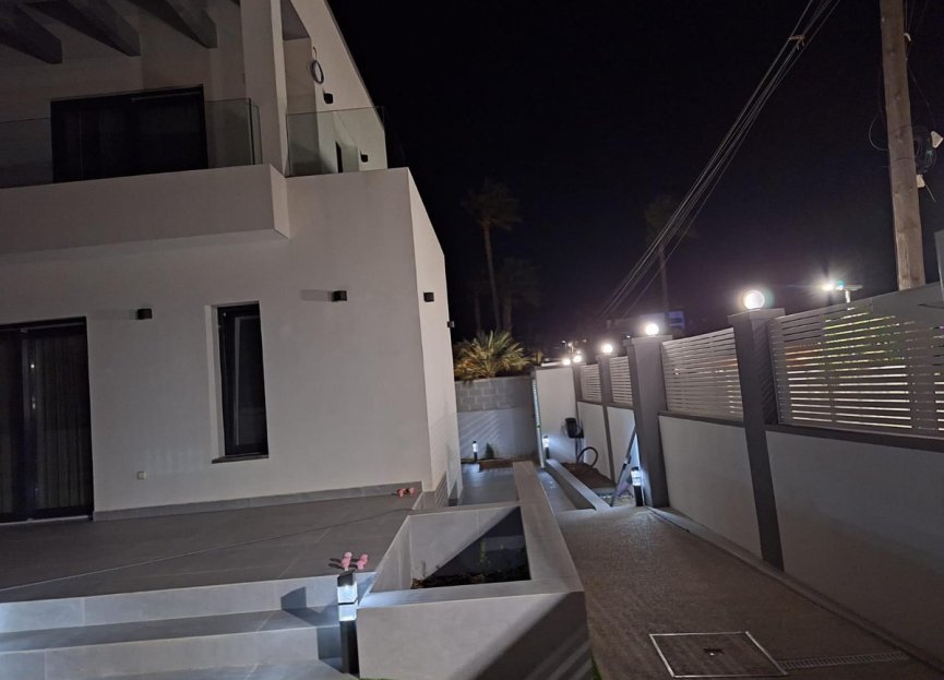 Resale - House - Detached Villa - Estepona - Estepona Centro