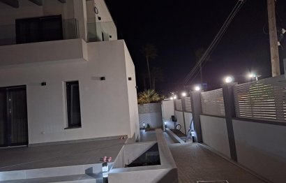 Resale - House - Detached Villa - Estepona - Estepona Centro