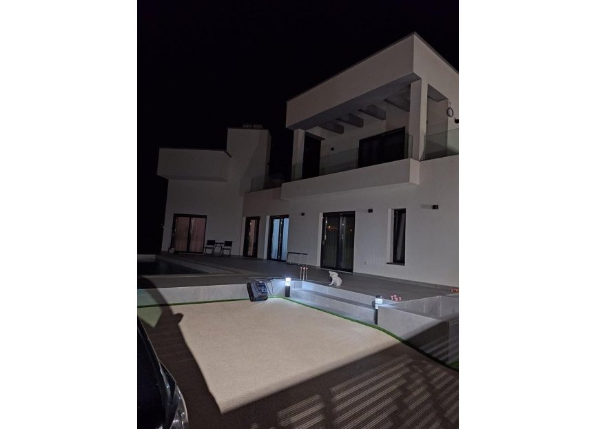 Resale - House - Detached Villa - Estepona - Estepona Centro