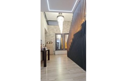 Resale - House - Detached Villa - Estepona - Estepona Centro