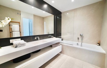 Resale - Apartment - Middle Floor Apartment - Benahavís - La Quinta