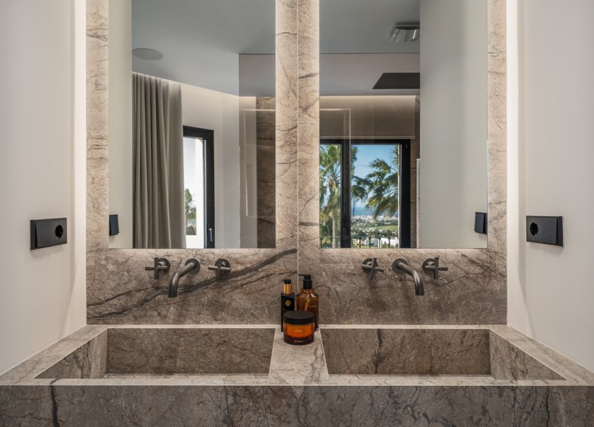 Resale - House - Townhouse - Benahavís - La Quinta