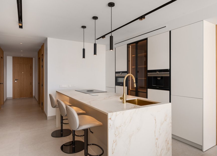 Resale - Apartment - Middle Floor Apartment - Marbella - Nueva Andalucia