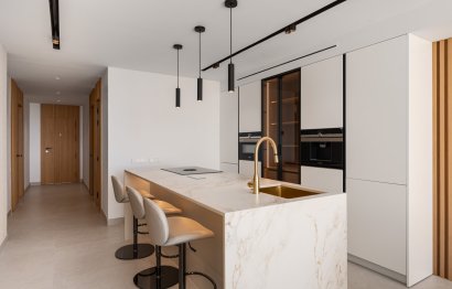 Resale - Apartment - Middle Floor Apartment - Marbella - Nueva Andalucia