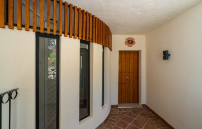 Resale - Apartment - Middle Floor Apartment - Marbella - Nueva Andalucia