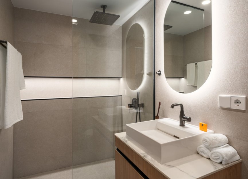 Resale - Apartment - Middle Floor Apartment - Marbella - Nueva Andalucia