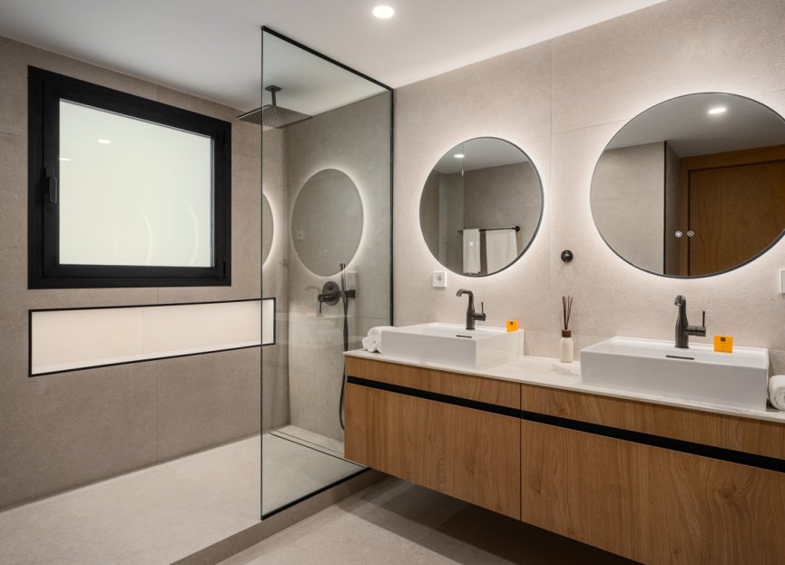 Resale - Apartment - Middle Floor Apartment - Marbella - Nueva Andalucia