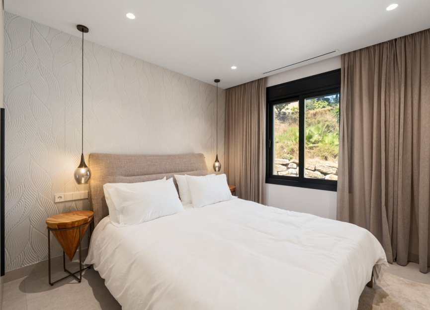 Resale - Apartment - Middle Floor Apartment - Marbella - Nueva Andalucia