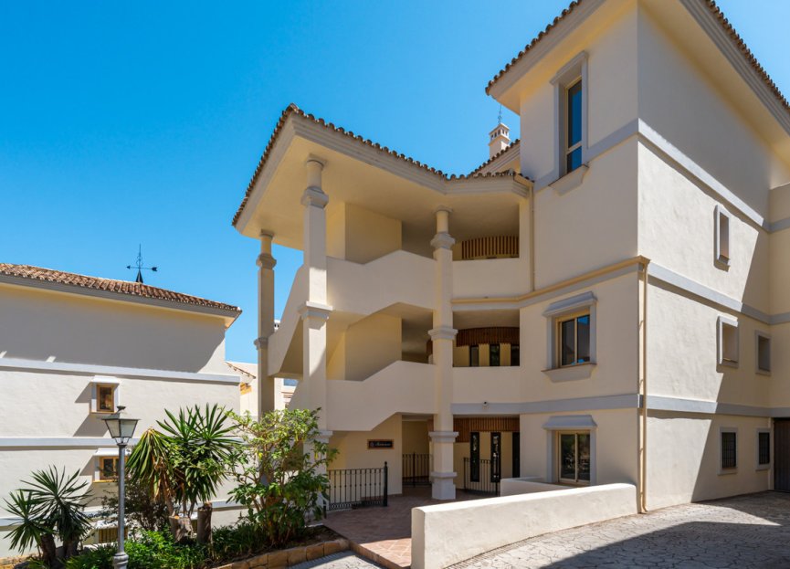 Resale - Apartment - Middle Floor Apartment - Marbella - Nueva Andalucia