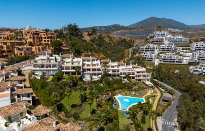Resale - Apartment - Middle Floor Apartment - Marbella - Nueva Andalucia