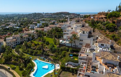 Resale - Apartment - Middle Floor Apartment - Marbella - Nueva Andalucia