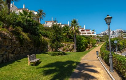 Resale - Apartment - Middle Floor Apartment - Marbella - Nueva Andalucia