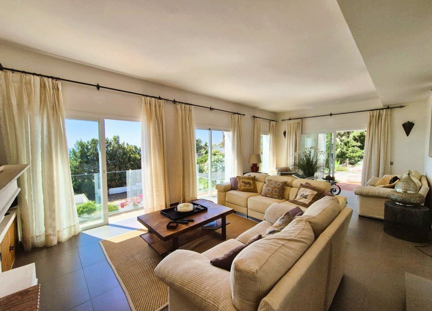 Resale - House - Detached Villa - Manilva - Manilva Centro