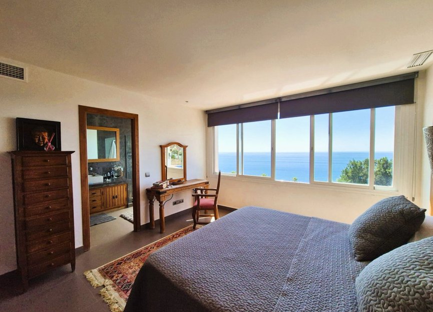 Resale - House - Detached Villa - Manilva - Manilva Centro