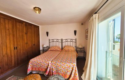 Resale - House - Detached Villa - Manilva - Manilva Centro