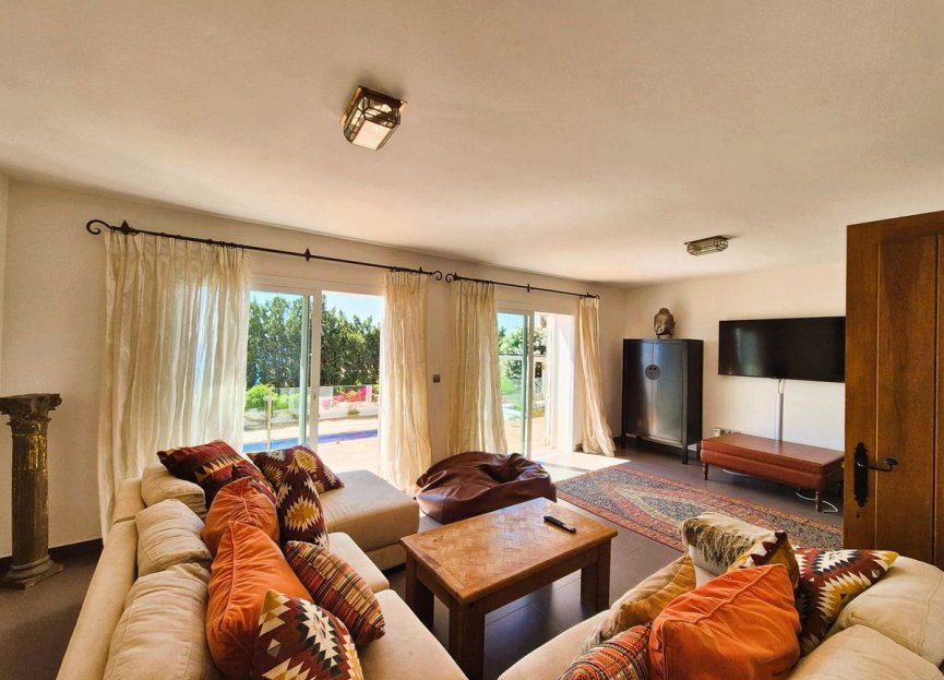 Resale - House - Detached Villa - Manilva - Manilva Centro