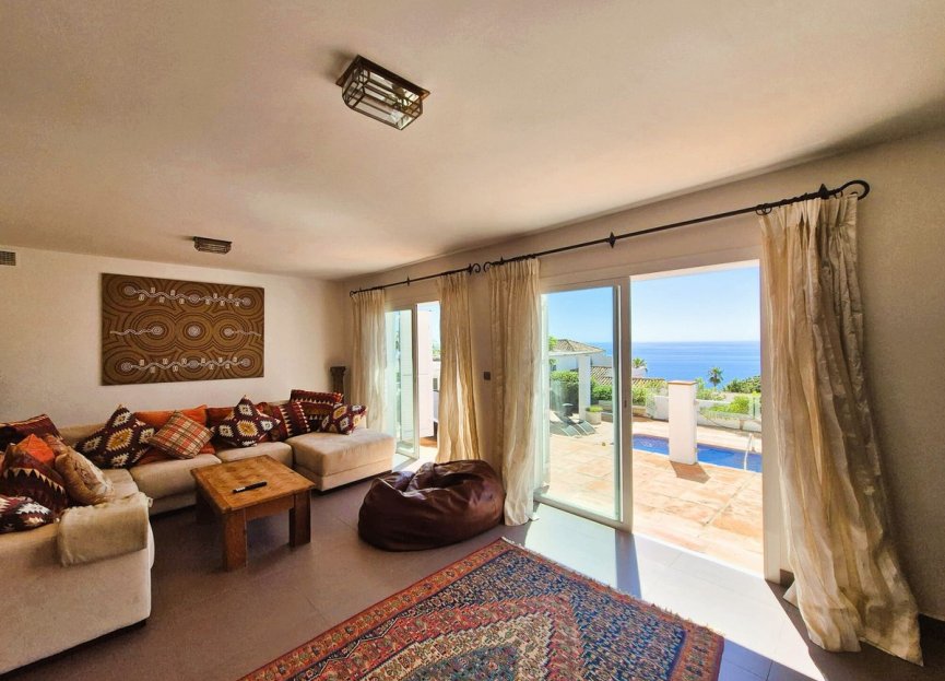 Resale - House - Detached Villa - Manilva - Manilva Centro