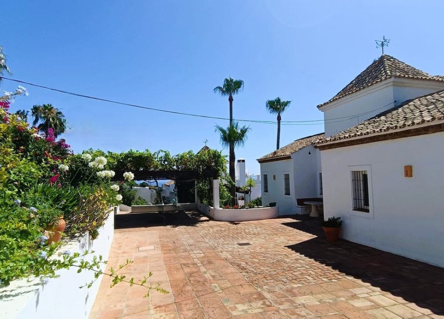 Resale - House - Detached Villa - Manilva - Manilva Centro