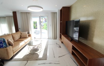 Resale - House - Detached Villa - Marbella - Nueva Andalucia