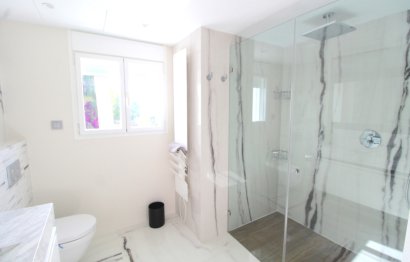 Resale - House - Detached Villa - Marbella - Nueva Andalucia