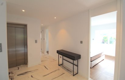 Resale - House - Detached Villa - Marbella - Nueva Andalucia