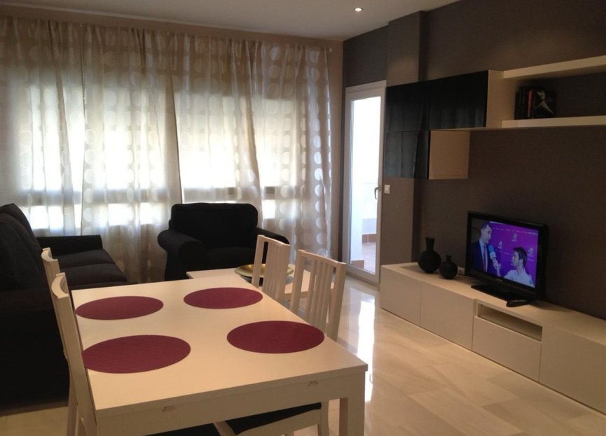Resale - Apartment - Middle Floor Apartment - Marbella - Puerto Banús