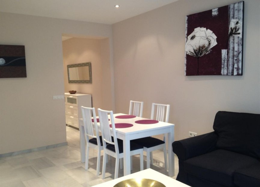 Resale - Apartment - Middle Floor Apartment - Marbella - Puerto Banús