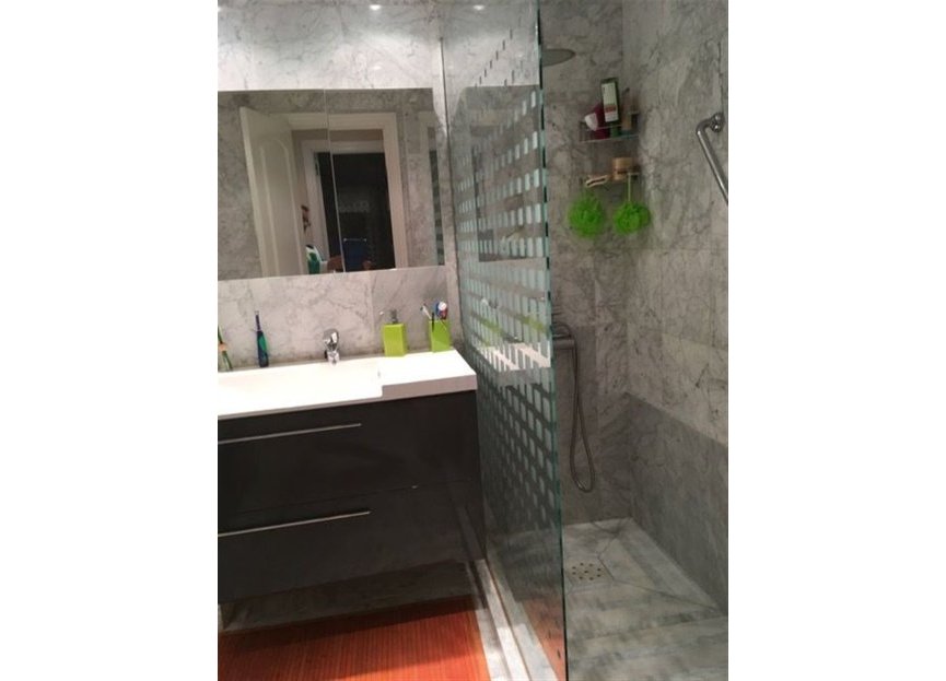 Resale - Apartment - Middle Floor Apartment - Marbella - Puerto Banús