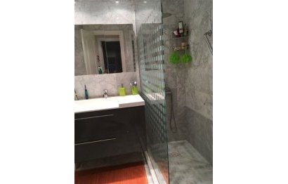 Resale - Apartment - Middle Floor Apartment - Marbella - Puerto Banús