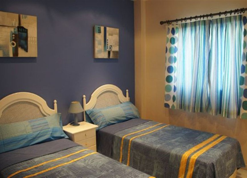 Resale - Apartment - Middle Floor Apartment - Marbella - Puerto Banús