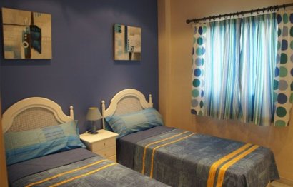 Resale - Apartment - Middle Floor Apartment - Marbella - Puerto Banús