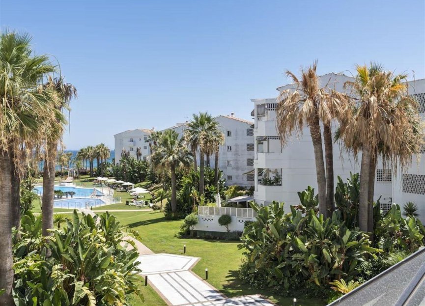 Resale - Apartment - Middle Floor Apartment - Marbella - Puerto Banús