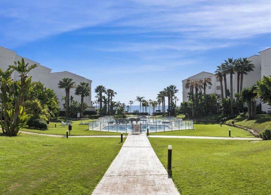 Resale - Apartment - Middle Floor Apartment - Marbella - Puerto Banús