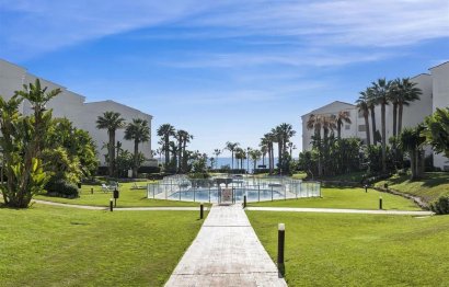 Resale - Apartment - Middle Floor Apartment - Marbella - Puerto Banús