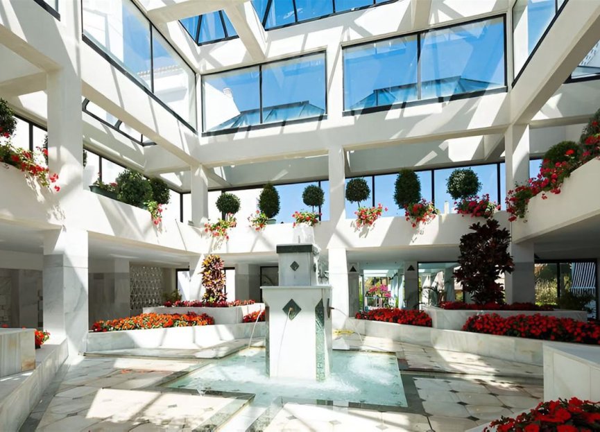 Resale - Apartment - Middle Floor Apartment - Marbella - Puerto Banús