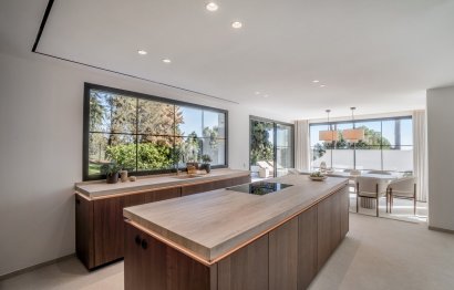 Resale - House - Semi-Detached House - Marbella - Nueva Andalucia