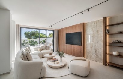 Resale - House - Semi-Detached House - Marbella - Nueva Andalucia