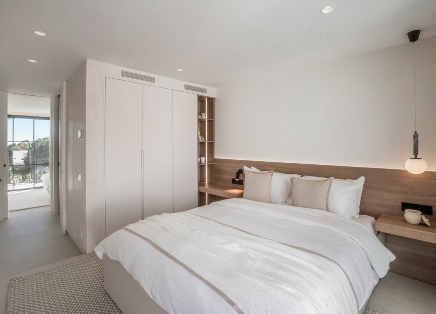 Resale - House - Semi-Detached House - Marbella - Nueva Andalucia