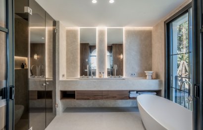 Resale - House - Semi-Detached House - Marbella - Nueva Andalucia