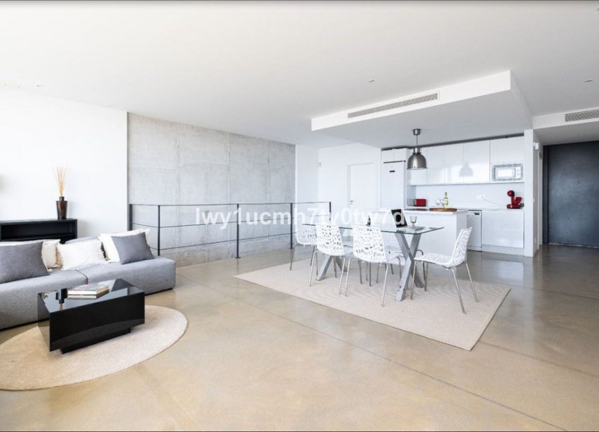 Resale - House - Detached Villa - Benalmádena - Benalmadena Centro