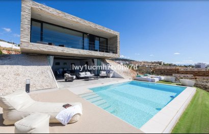 Resale - House - Detached Villa - Benalmádena - Benalmadena Centro