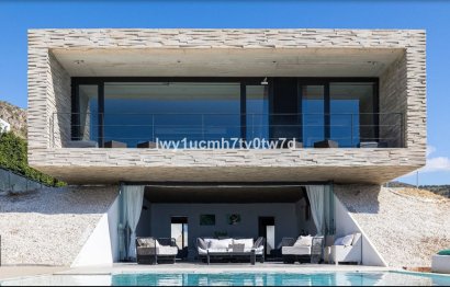 Resale - House - Detached Villa - Benalmádena - Benalmadena Centro