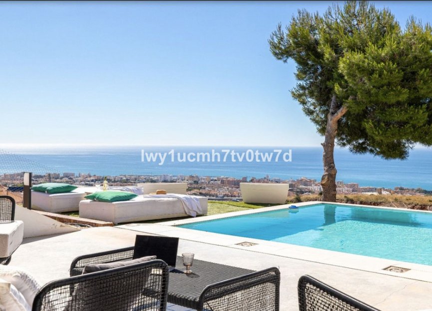 Resale - House - Detached Villa - Benalmádena - Benalmadena Centro