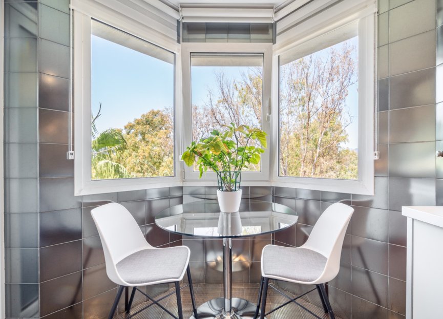 Resale - Apartment - Middle Floor Apartment - Marbella - Puerto Banús